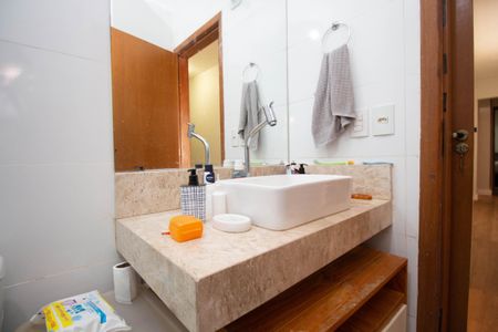 Casa para alugar com 400m², 5 quartos e 4 vagas Casa para alugar com 400m², 5 quartos e 4 vagasBanheiro Social