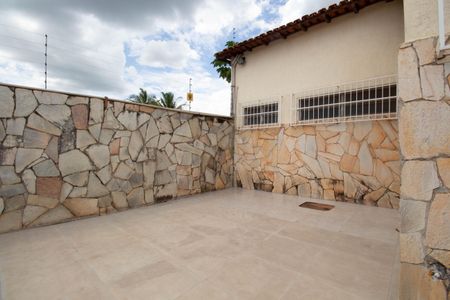 Casa para alugar com 400m², 5 quartos e 4 vagas Casa para alugar com 400m², 5 quartos e 4 vagasVaranda