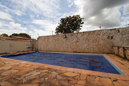 Casa para alugar com 400m², 5 quartos e 4 vagas Casa para alugar com 400m², 5 quartos e 4 vagasPiscina