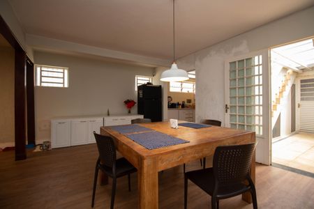 Casa para alugar com 400m², 5 quartos e 4 vagas Casa para alugar com 400m², 5 quartos e 4 vagasSala 2