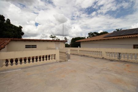 Casa para alugar com 400m², 5 quartos e 4 vagas Casa para alugar com 400m², 5 quartos e 4 vagasTerraço