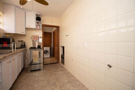 Casa para alugar com 400m², 5 quartos e 4 vagas Casa para alugar com 400m², 5 quartos e 4 vagasCozinha 1