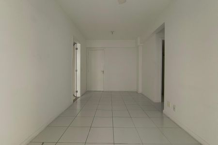 Apartamento para alugar com 70m², 2 quartos e 1 vagaSala