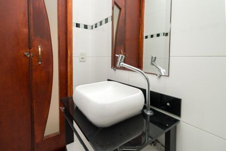 Casa à venda com 170m², 3 quartos e 2 vagas Casa à venda com 170m², 3 quartos e 2 vagasBanheiro