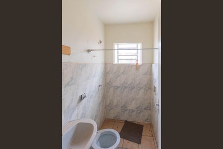 Casa à venda com 119m², 2 quartos e 2 vagasCasa 2- Banheiro