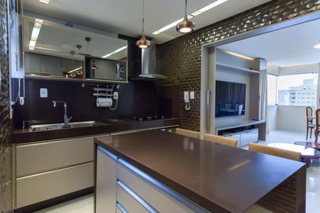 Apartamento à venda com 120m², 3 quartos e 2 vagasCozinha