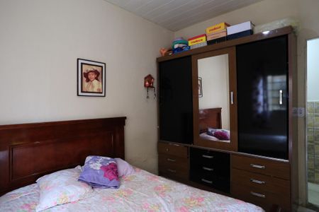 Casa à venda com 200m², 3 quartos e 2 vagasSuíte