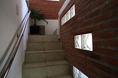 Casa à venda com 200m², 3 quartos e 2 vagasEscada
