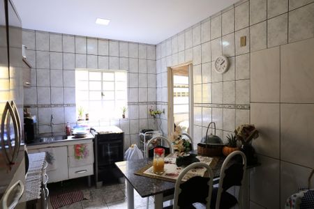 Casa à venda com 200m², 3 quartos e 2 vagasCozinha