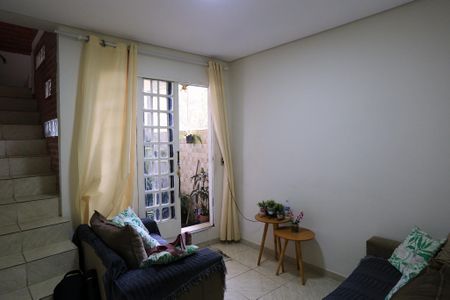 Sala de casa à venda com 3 quartos, 200m² em Horto Florestal, Belo Horizonte