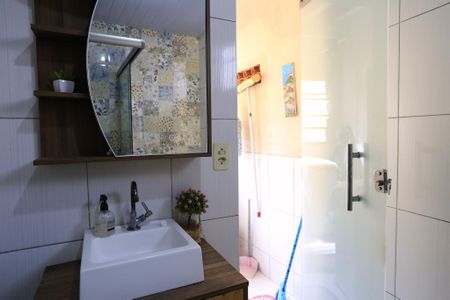 Casa à venda com 200m², 3 quartos e 2 vagasBanheiro