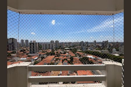 Vista da sacada de apartamento para alugar com 2 quartos, 68m² em Taquaral, Campinas