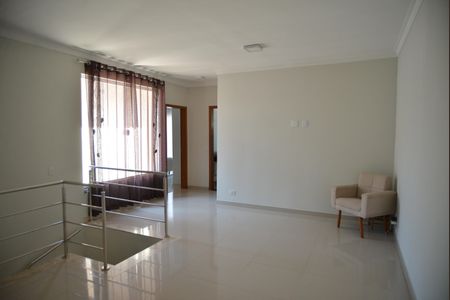 Casa à venda com 223m², 4 quartos e 4 vagasHall