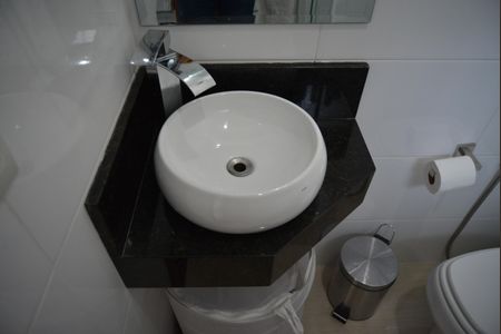 Casa à venda com 223m², 4 quartos e 4 vagasBanheiro da Suite1