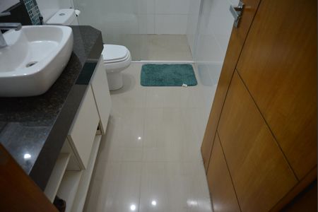 Casa à venda com 223m², 4 quartos e 4 vagasBanheiro da Suíte 2