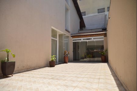 Casa à venda com 223m², 4 quartos e 4 vagasQuintal