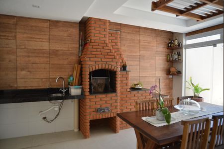 Casa à venda com 223m², 4 quartos e 4 vagasÁrea gourmet