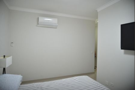 Casa à venda com 223m², 4 quartos e 4 vagasQuarto Suite 2