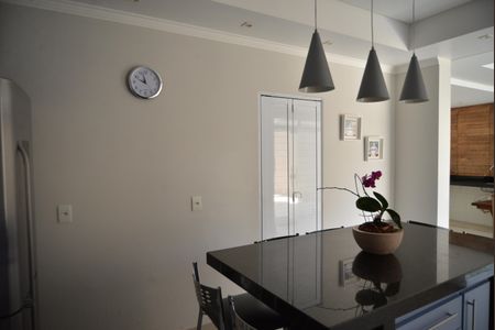 Casa à venda com 223m², 4 quartos e 4 vagasCozinha