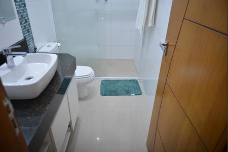 Casa à venda com 223m², 4 quartos e 4 vagasBanheiro Social