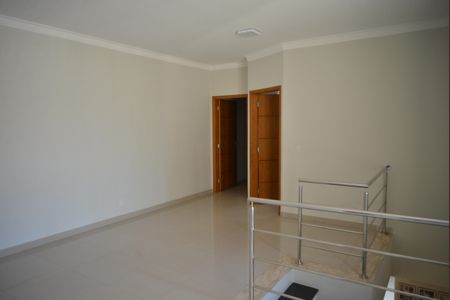 Casa à venda com 223m², 4 quartos e 4 vagasHall