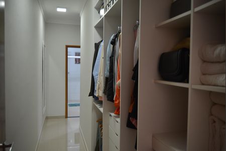 Casa à venda com 223m², 4 quartos e 4 vagasCloset da suíte 2
