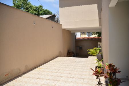 Casa à venda com 223m², 4 quartos e 4 vagasQuintal