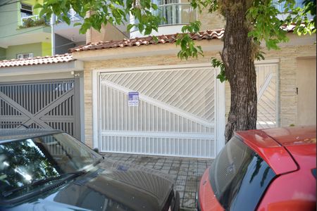 Casa à venda com 223m², 4 quartos e 4 vagasFachada