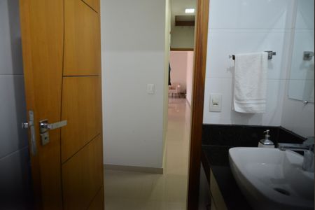 Casa à venda com 223m², 4 quartos e 4 vagasBanheiro da Suíte 2