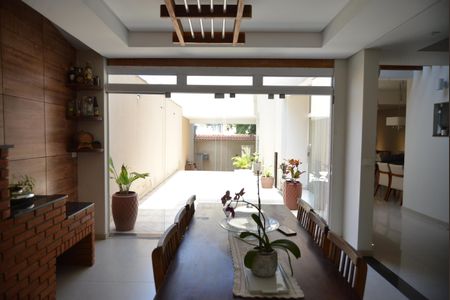 Casa à venda com 223m², 4 quartos e 4 vagasÁrea gourmet