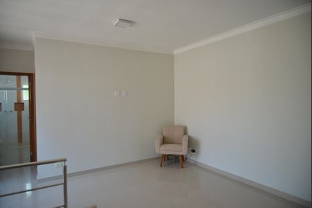 Casa à venda com 223m², 4 quartos e 4 vagasHall