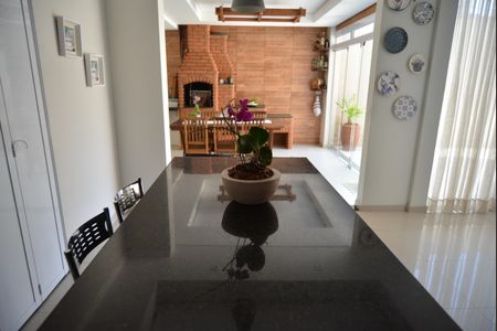 Casa à venda com 223m², 4 quartos e 4 vagasCozinha
