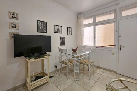 Apartamento para alugar com 68m², 2 quartos e 1 vagaSala