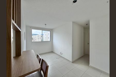 Sala de apartamento para alugar com 2 quartos, 50m² em Vargem Grande, Rio de Janeiro