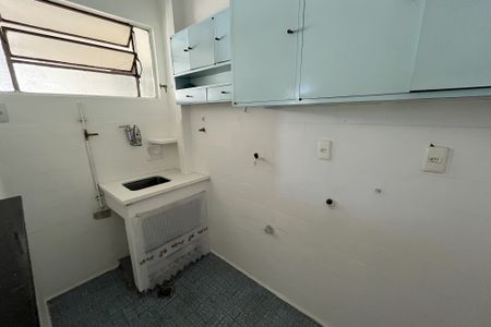 Cozinha de apartamento para alugar com 1 quarto, 30m² em Jardim Guanabara, Rio de Janeiro