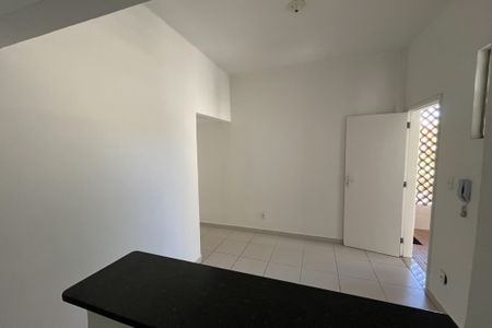 Sala de apartamento para alugar com 1 quarto, 30m² em Jardim Guanabara, Rio de Janeiro