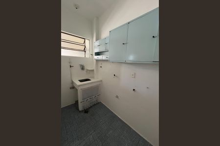 Cozinha de apartamento para alugar com 1 quarto, 30m² em Jardim Guanabara, Rio de Janeiro