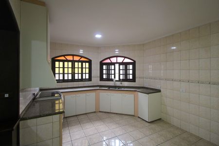 Casa para alugar com 200m², 3 quartos e 3 vagas Casa para alugar com 200m², 3 quartos e 3 vagasCozinha