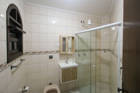 Casa para alugar com 200m², 3 quartos e 3 vagas Casa para alugar com 200m², 3 quartos e 3 vagasBanheiro 2