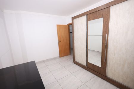 Quarto 1 de casa de condomínio para alugar com 2 quartos, 70m² em Setor Bueno, Goiânia