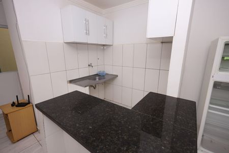 Cozinha de casa de condomínio para alugar com 2 quartos, 70m² em Setor Bueno, Goiânia