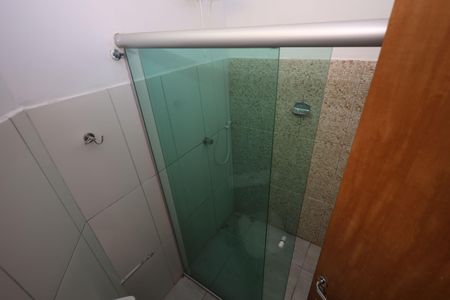 Banheiro do Quarto 1 de casa de condomínio para alugar com 1 quarto, 70m² em Setor Bueno, Goiânia