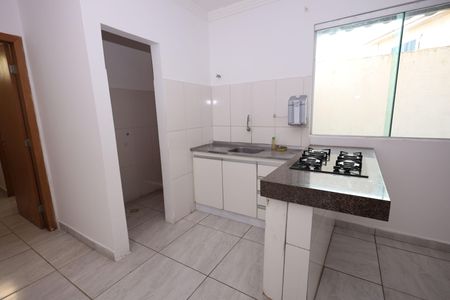 Cozinha de casa de condomínio para alugar com 1 quarto, 70m² em Setor Bueno, Goiânia