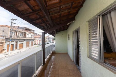 Casa à venda com 310m², 5 quartos e 3 vagas Casa à venda com 310m², 5 quartos e 3 vagasVaranda