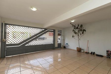 Casa à venda com 310m², 5 quartos e 3 vagas Casa à venda com 310m², 5 quartos e 3 vagasGaragem
