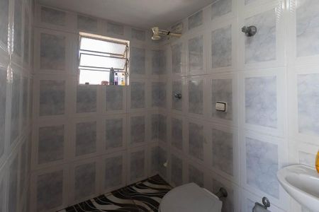 Casa à venda com 310m², 5 quartos e 3 vagas Casa à venda com 310m², 5 quartos e 3 vagasBanheiro 4