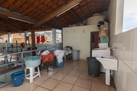 Casa à venda com 310m², 5 quartos e 3 vagas Casa à venda com 310m², 5 quartos e 3 vagasÁrea de Serviço