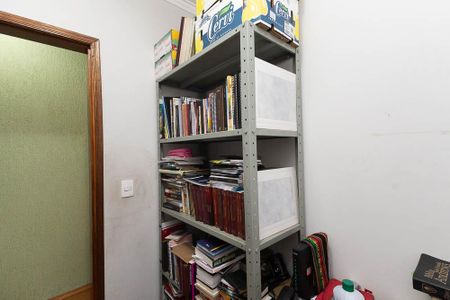Casa à venda com 310m², 5 quartos e 3 vagas Casa à venda com 310m², 5 quartos e 3 vagasQuarto 2