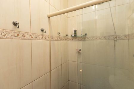 Casa à venda com 310m², 5 quartos e 3 vagas Casa à venda com 310m², 5 quartos e 3 vagasBanheiro da Suíte 2