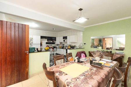 Casa à venda com 310m², 5 quartos e 3 vagas Casa à venda com 310m², 5 quartos e 3 vagasCopa / Cozinha
